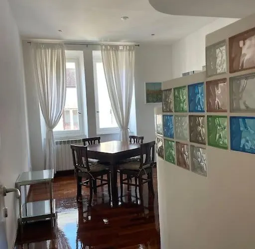 Termini Barbara House דירה